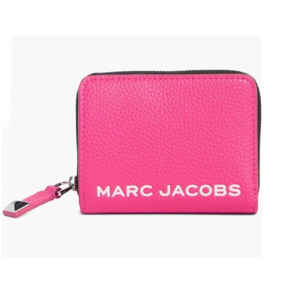 Marc Jacobs In Barbie Pink - Picture 3 of 6